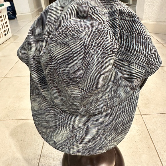 Lululemon Fast and Free Running Hat NWT - Picture 7 of 7